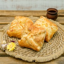 Слойка с грибами и сыром